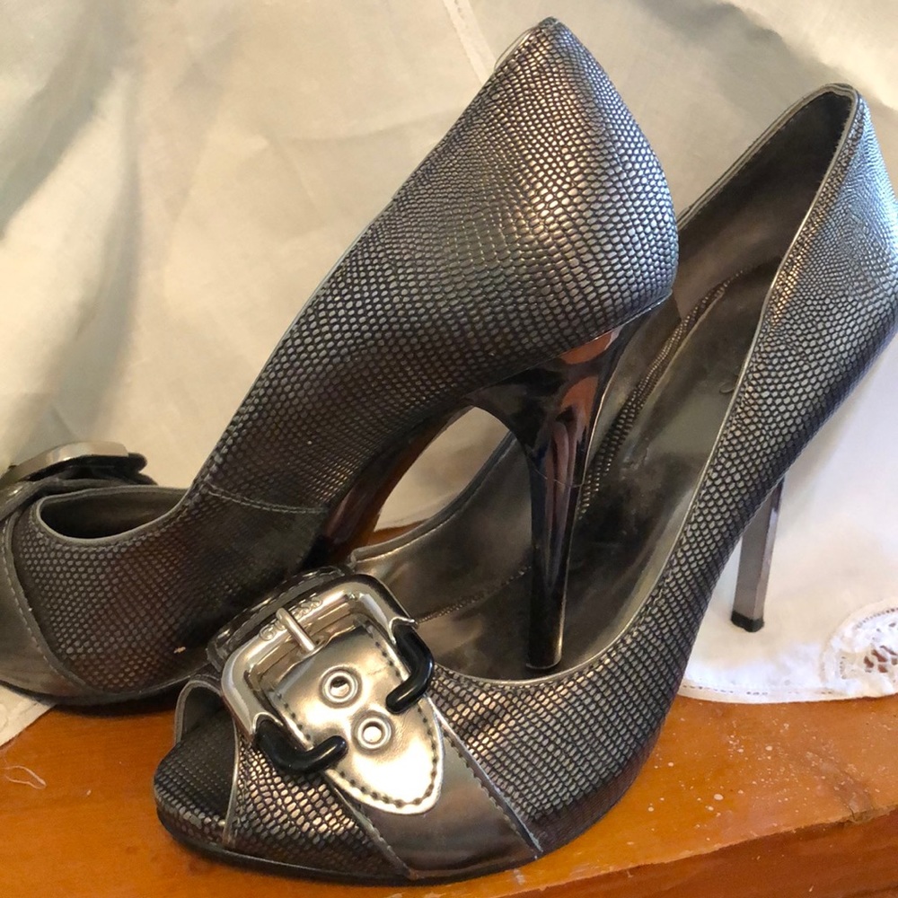 GUESS HEELS